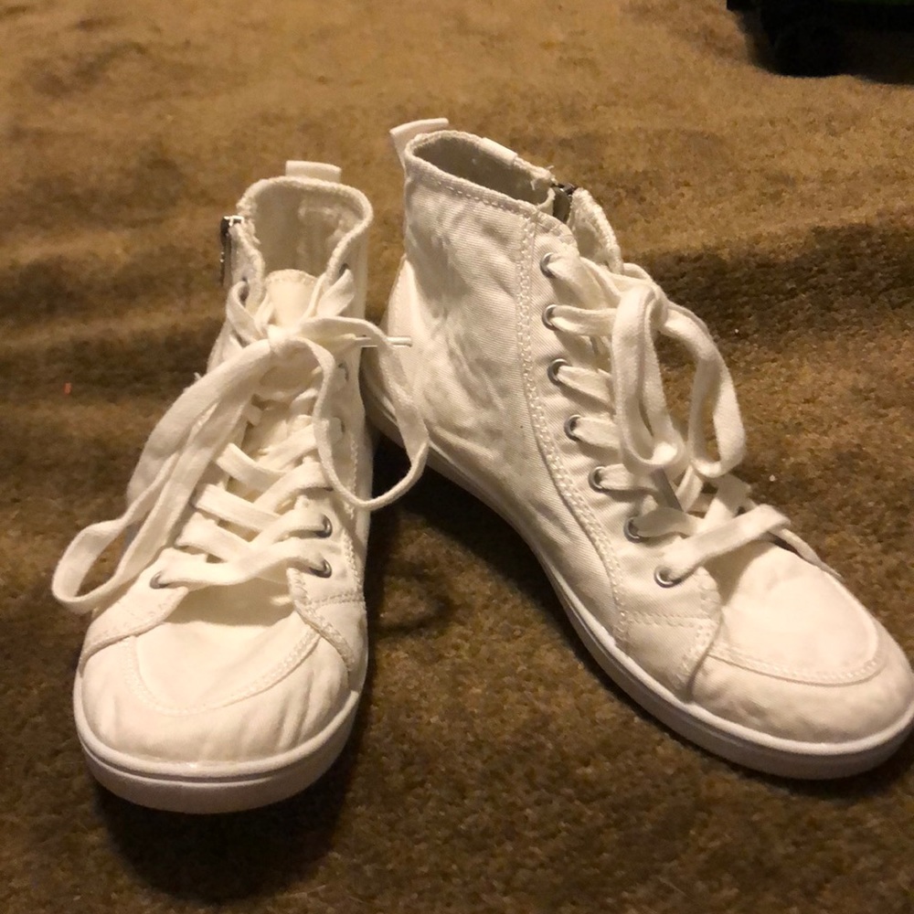 White Roxy Hi Tops size 7.5